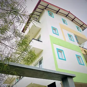 Gasthuis Srimadis Near Airport -, Negombo